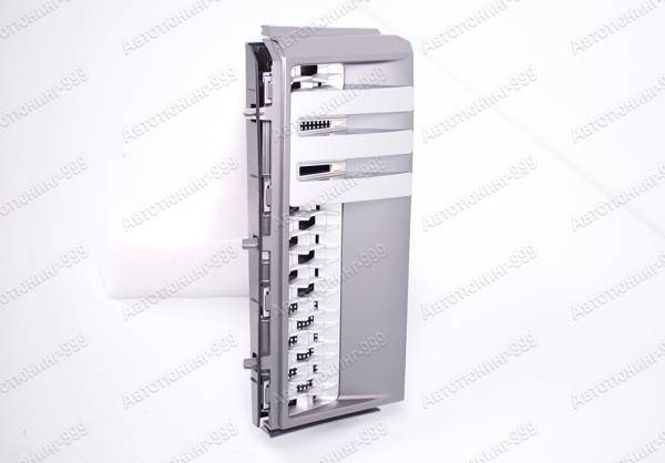  Land Rover /   Range Rover 2002 / 8 / autotuning999.ru