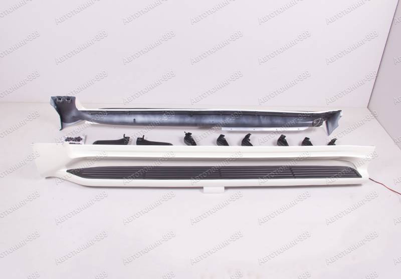   Toyota Land Cruiser 300     (3)  -999