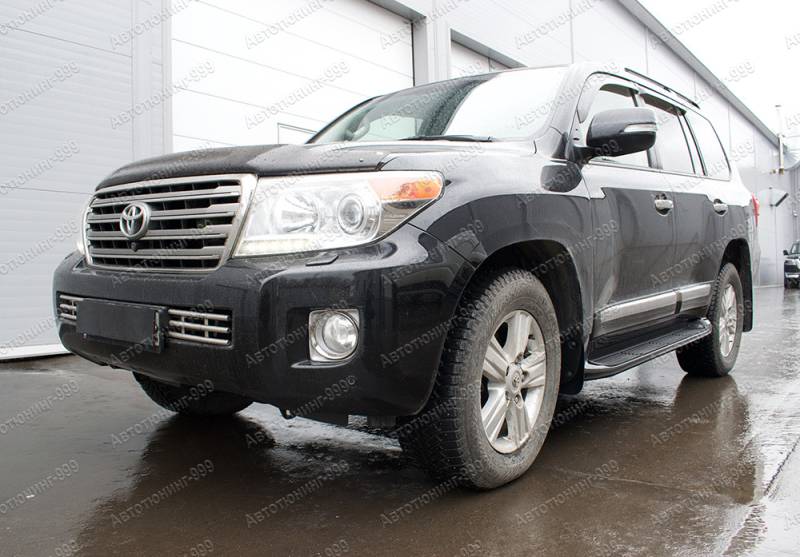   Toyota Land Cruiser 200     (9)  -999