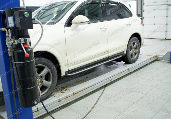 , ,  Porsche /  Cayenne 2010 / 20 / autotuning999.ru