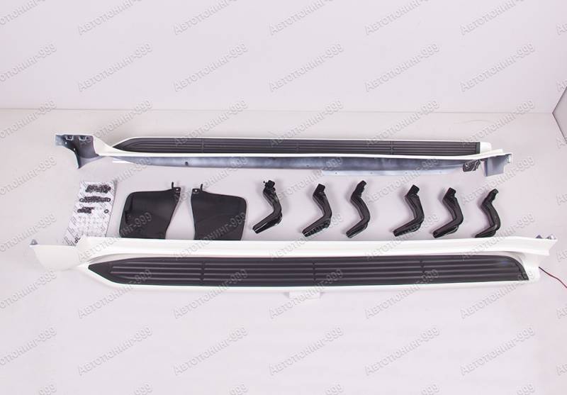   Toyota Land Cruiser 300     (4)  -999