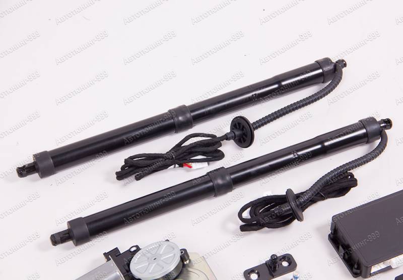    Toyota Land Cruiser 200  (7)  -999