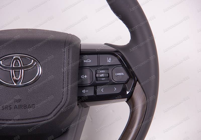   Toyota Land Cruiser 200 (2016)    -   (5)  -999