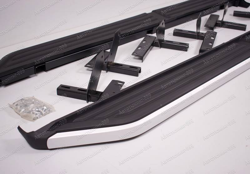   Land Rover Discovery 4 (4)  -999