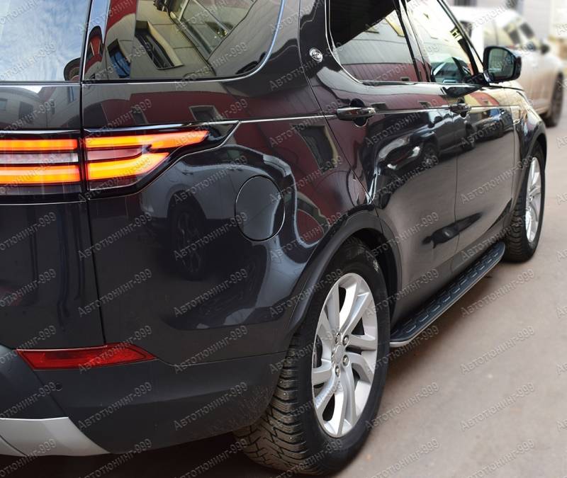   Land Rover Discovery 5 (3)  -999