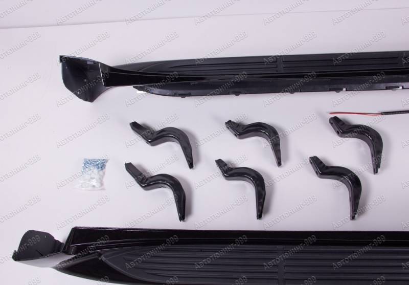   Toyota Land Cruiser 200 (c )  (4)  -999