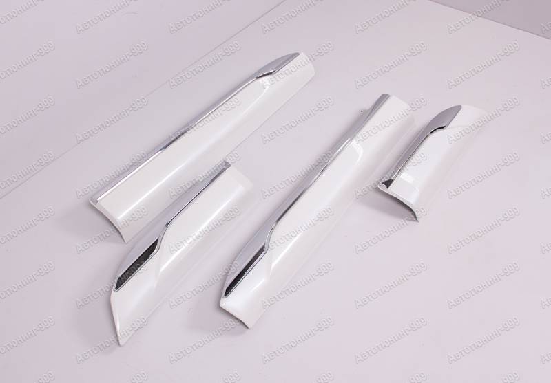    Toyota Land Cruiser 300 (2021-.) (3)  -999