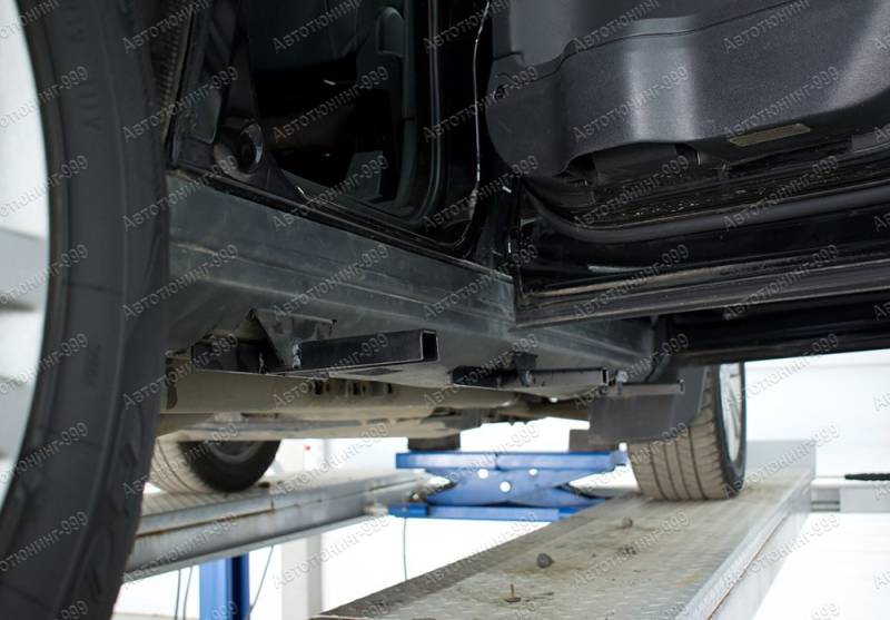   Land Rover Discovery 4 (10)  -999