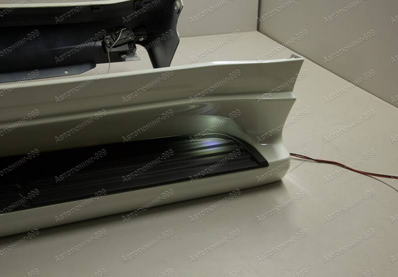   Toyota Land Cruiser 300     (5)  -999