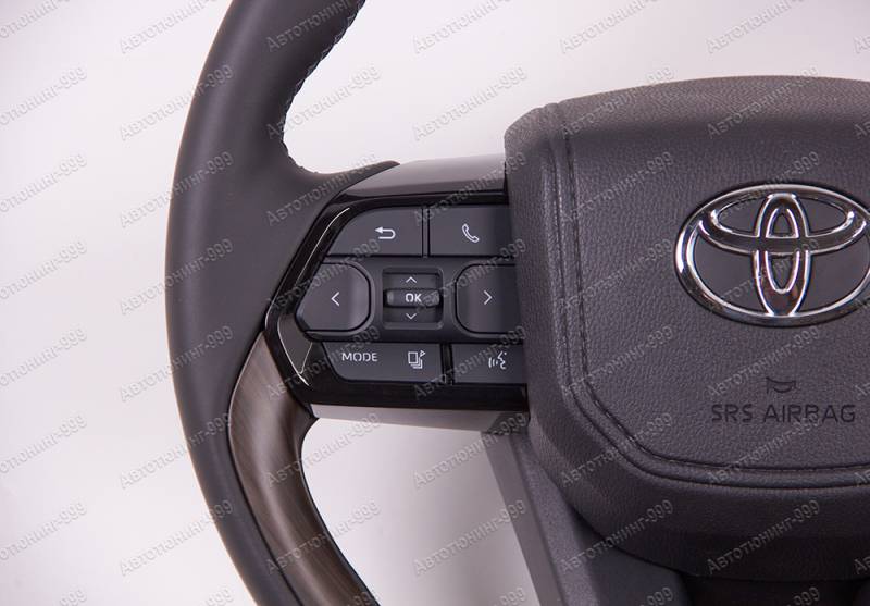   Toyota Land Cruiser 200 (2016)    -   (4)  -999