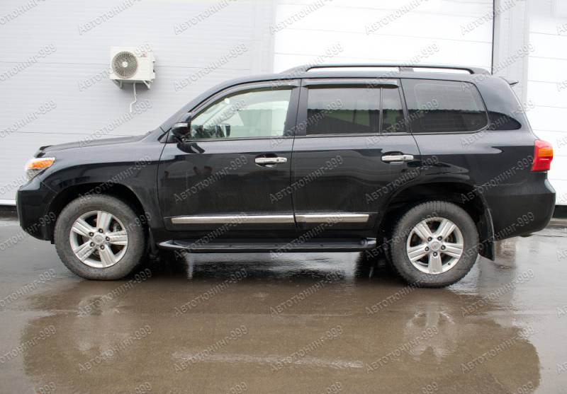   Toyota Land Cruiser 200     (12)  -999