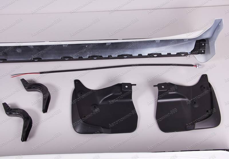   Toyota Land Cruiser 200     (5)  -999